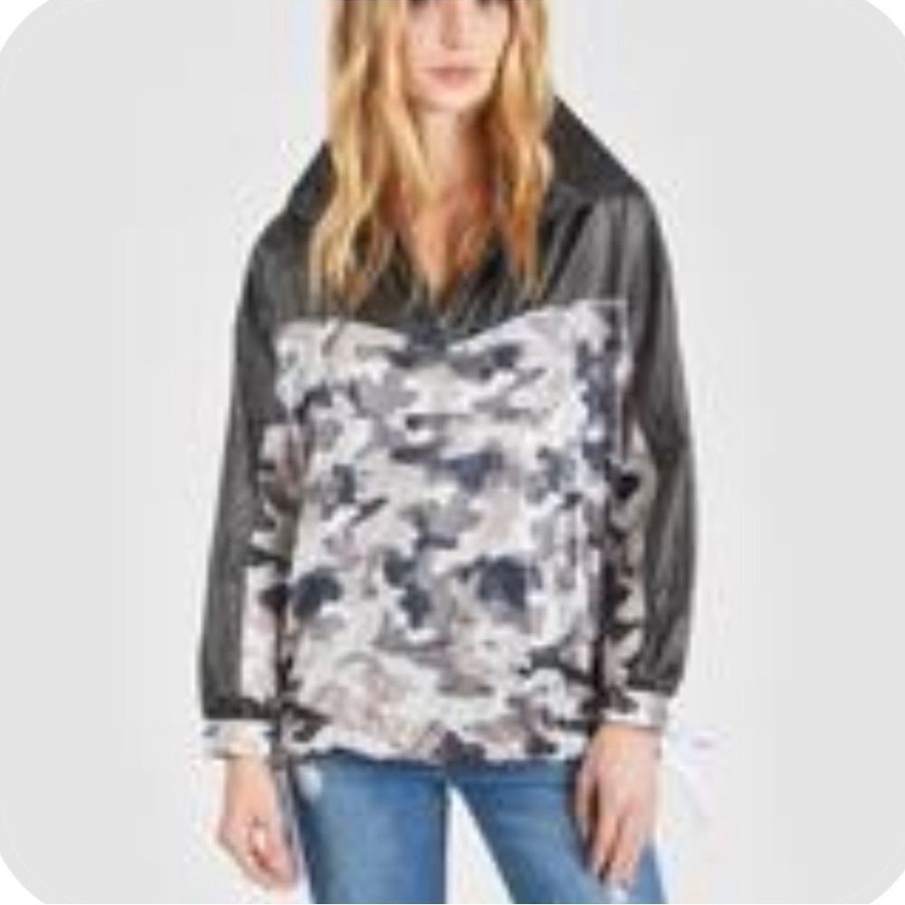 Jocelyn Windbreaker Black Camo Women's 1/2 Zip Jacket with Pockets Sz S Nylon